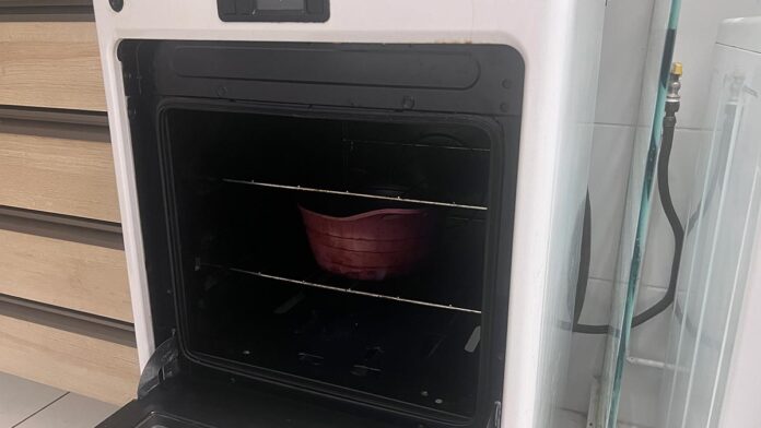 Como Limpar o Forno do Fogão