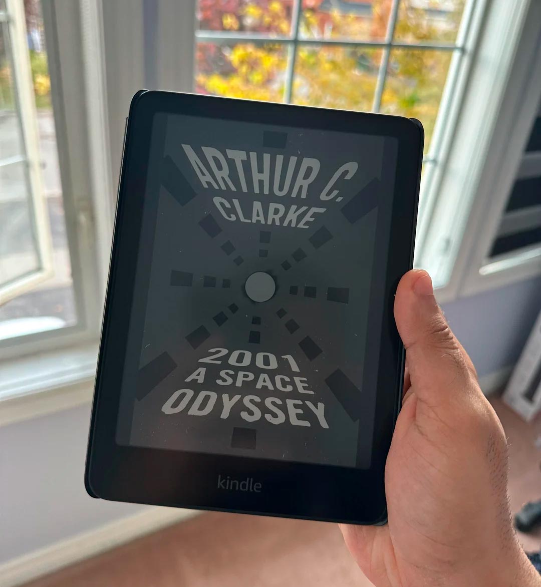 Novo Kindle Paperwhite Signature Edition na Mão