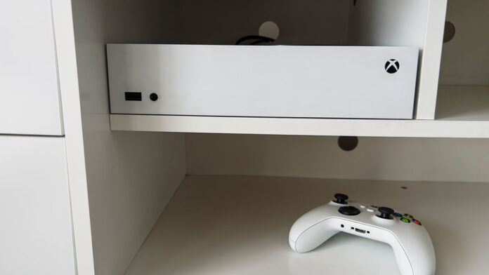 Console Xbox Series S e Controle Branco